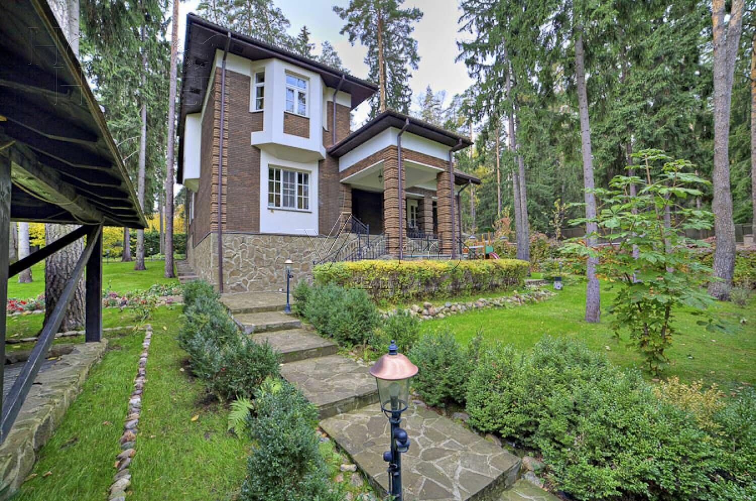 2-этажный коттедж 550 м² с отделкой