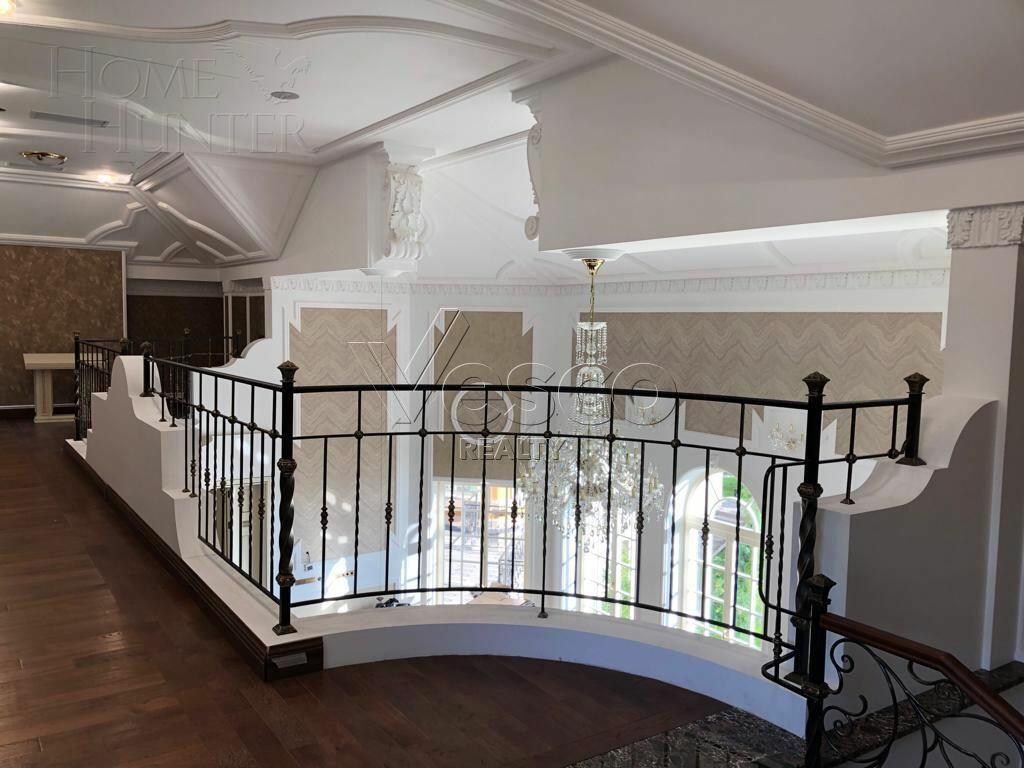 2-этажный коттедж 1 700 м² с отделкой