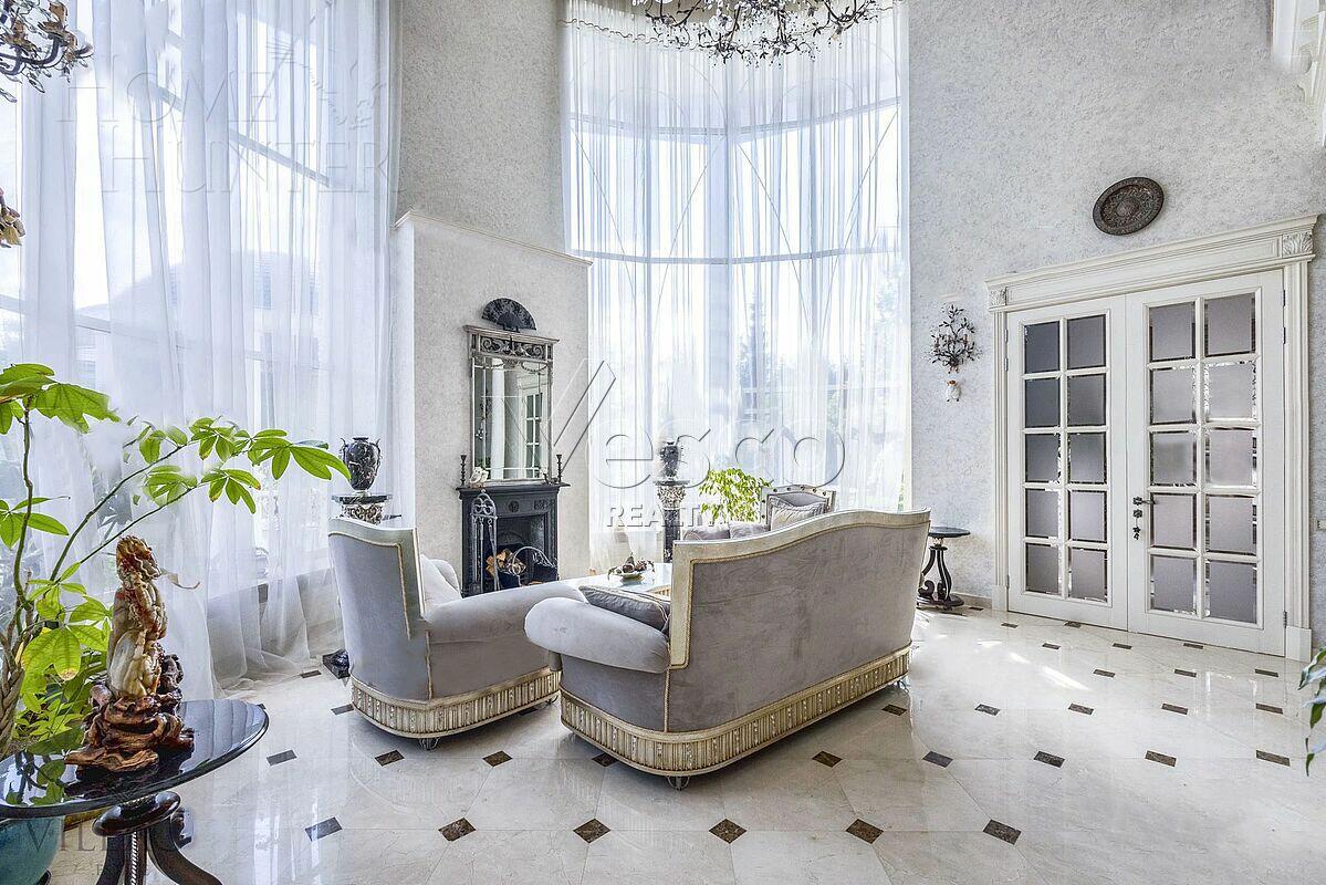 2-этажный коттедж 540 м² с отделкой