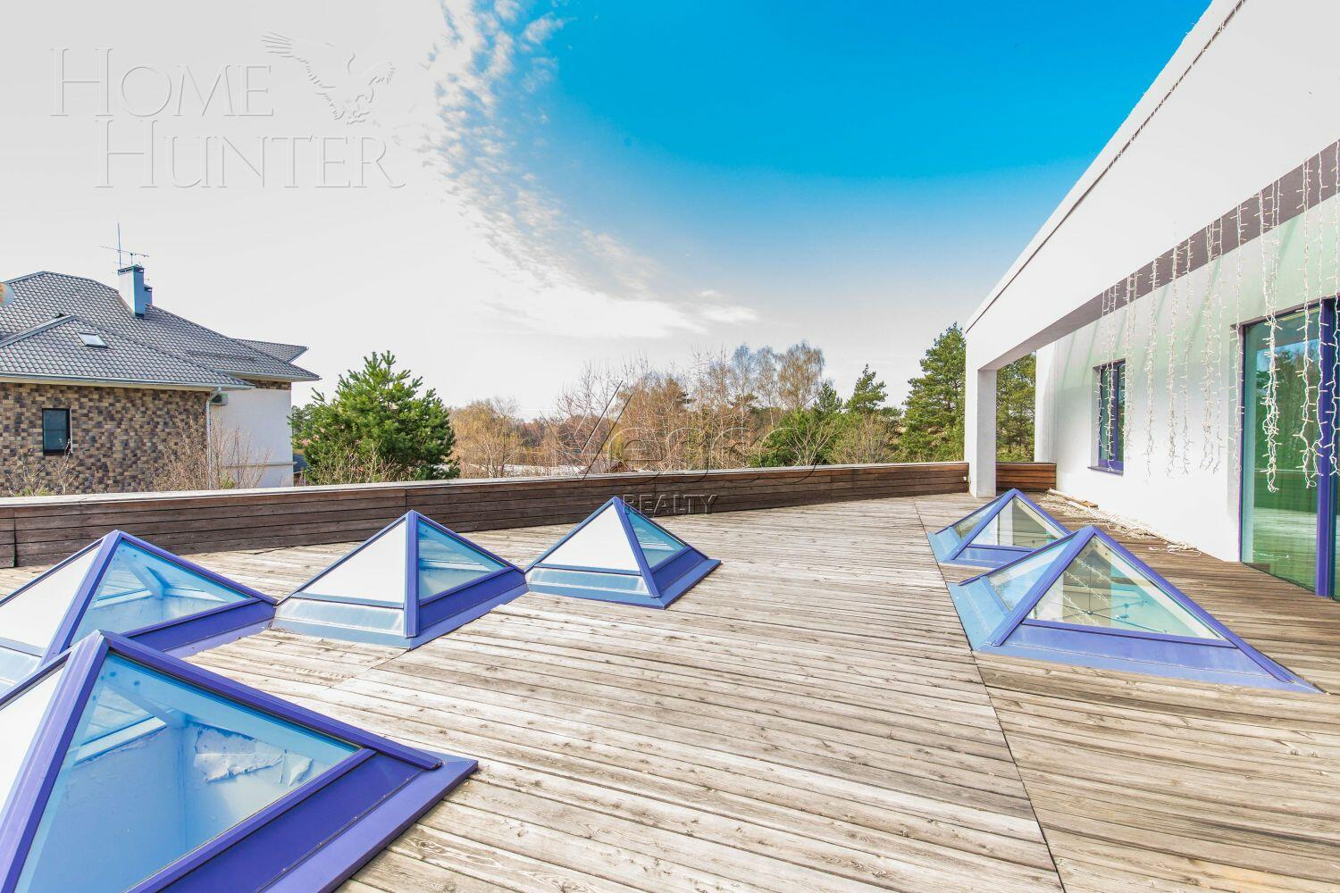 3-этажный коттедж 2 400 м² с отделкой