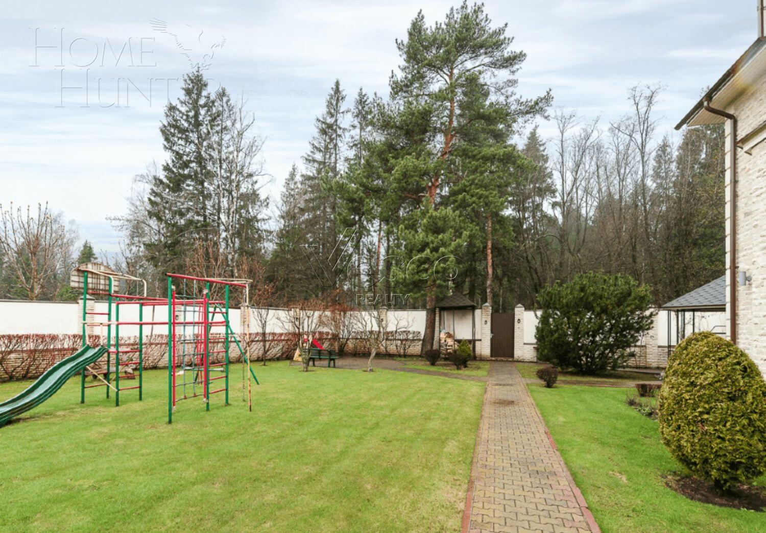 3-этажный коттедж 287 м² с отделкой