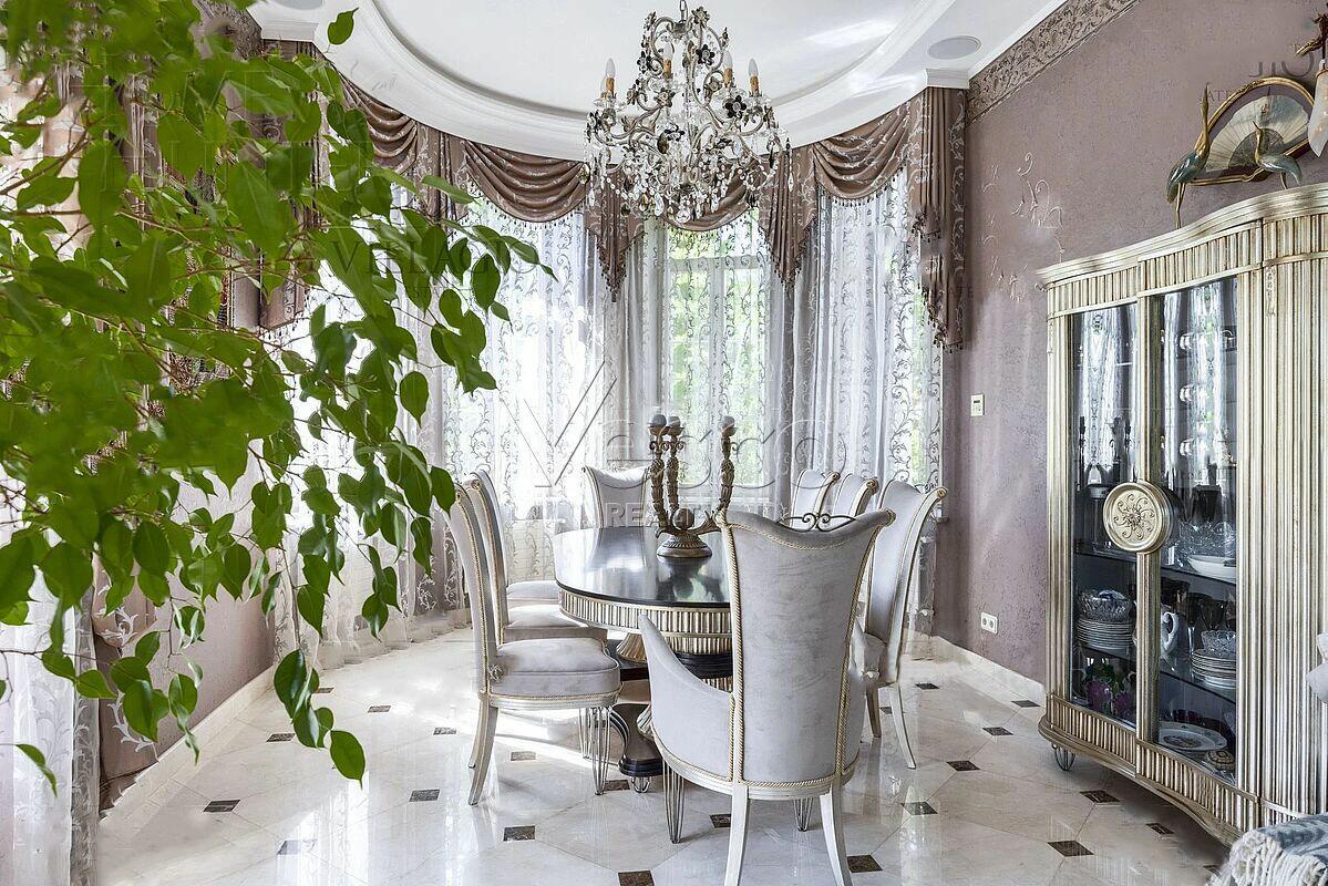 2-этажный коттедж 540 м² с отделкой