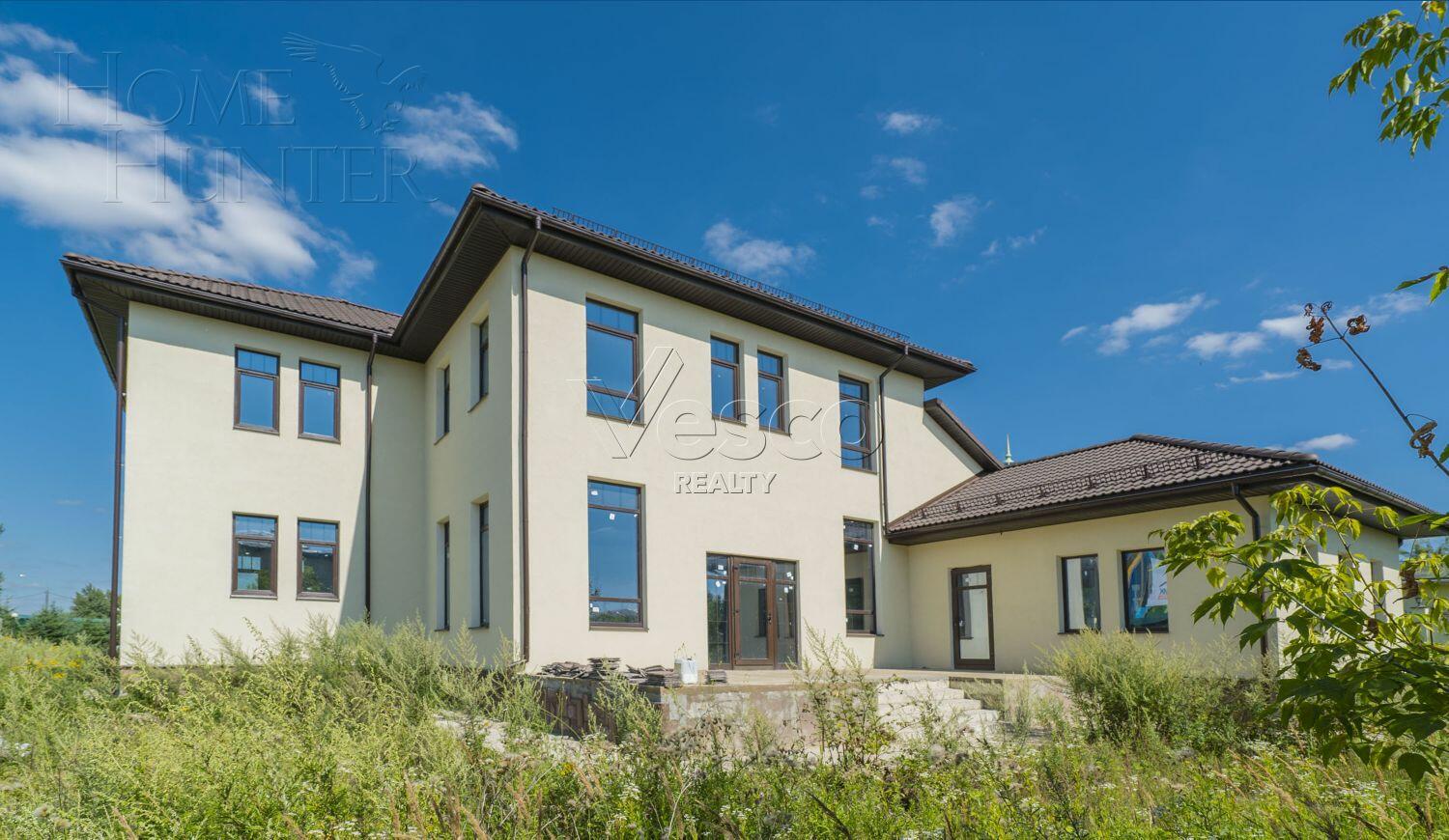 4-этажный коттедж 800 м² без отделки