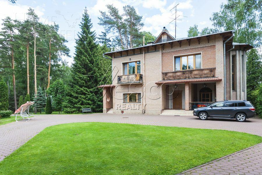 2-этажный коттедж 580 м² с отделкой