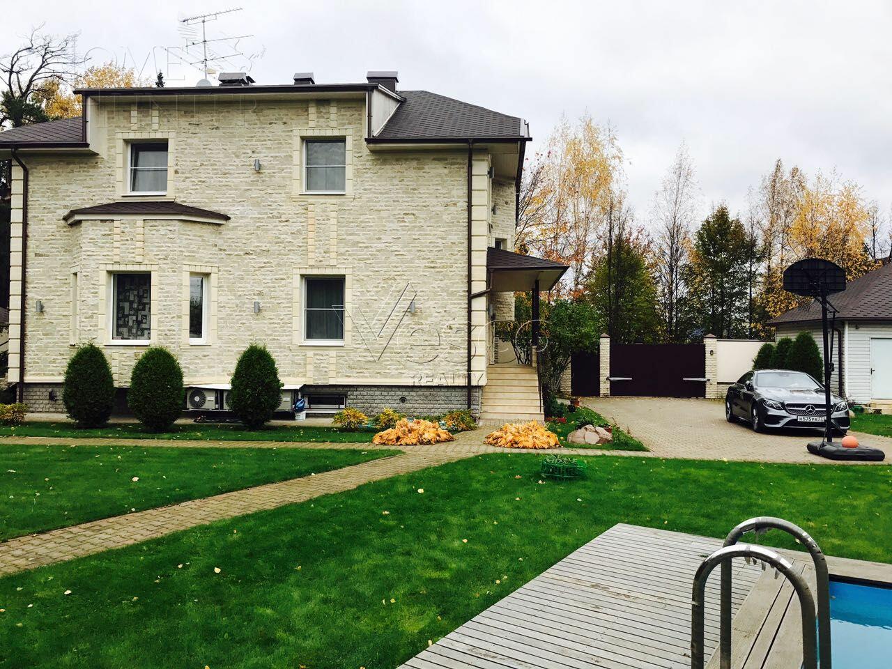 3-этажный коттедж 287 м² с отделкой