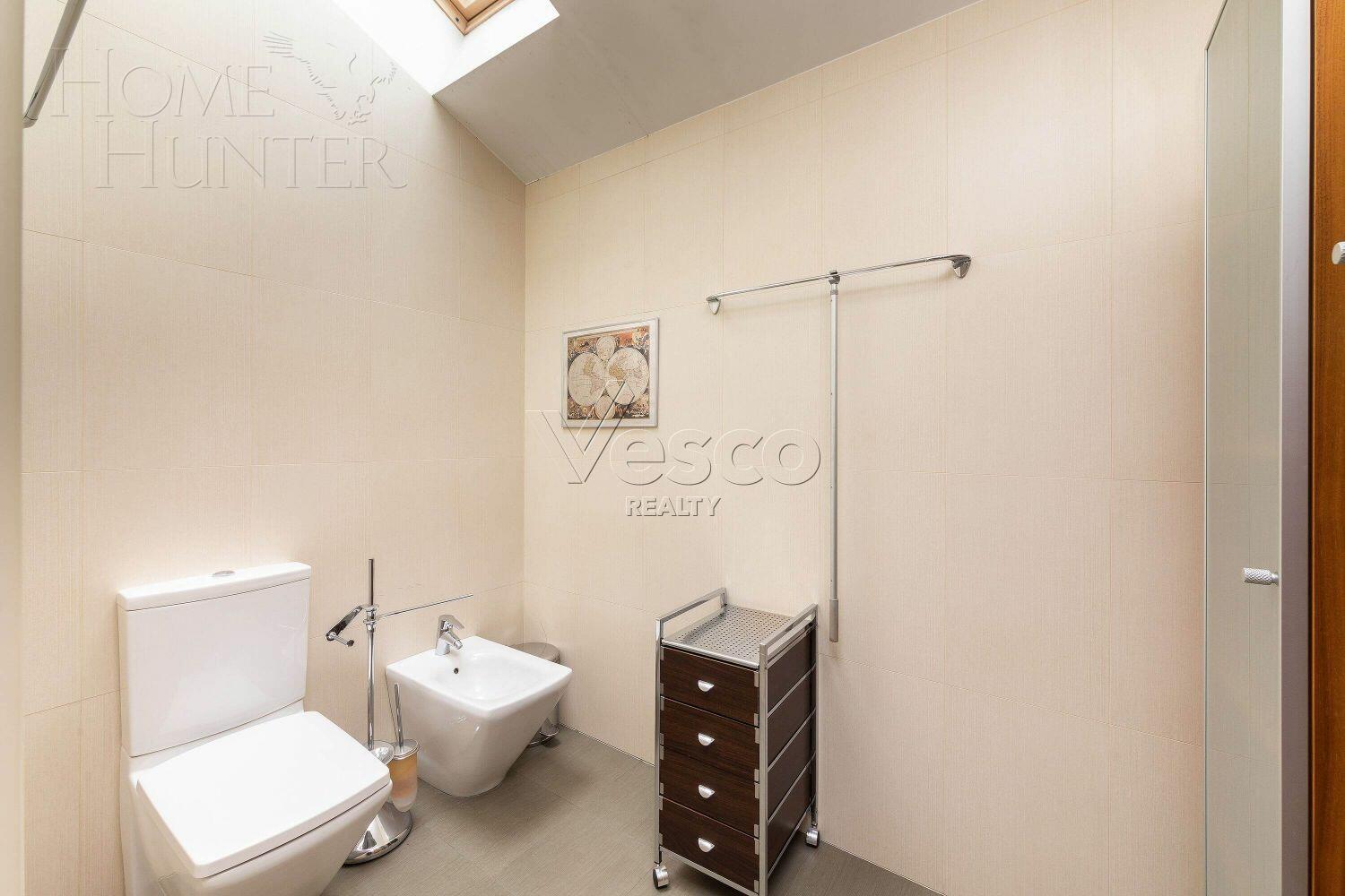 3-этажный таунхаус 350 м² с отделкой