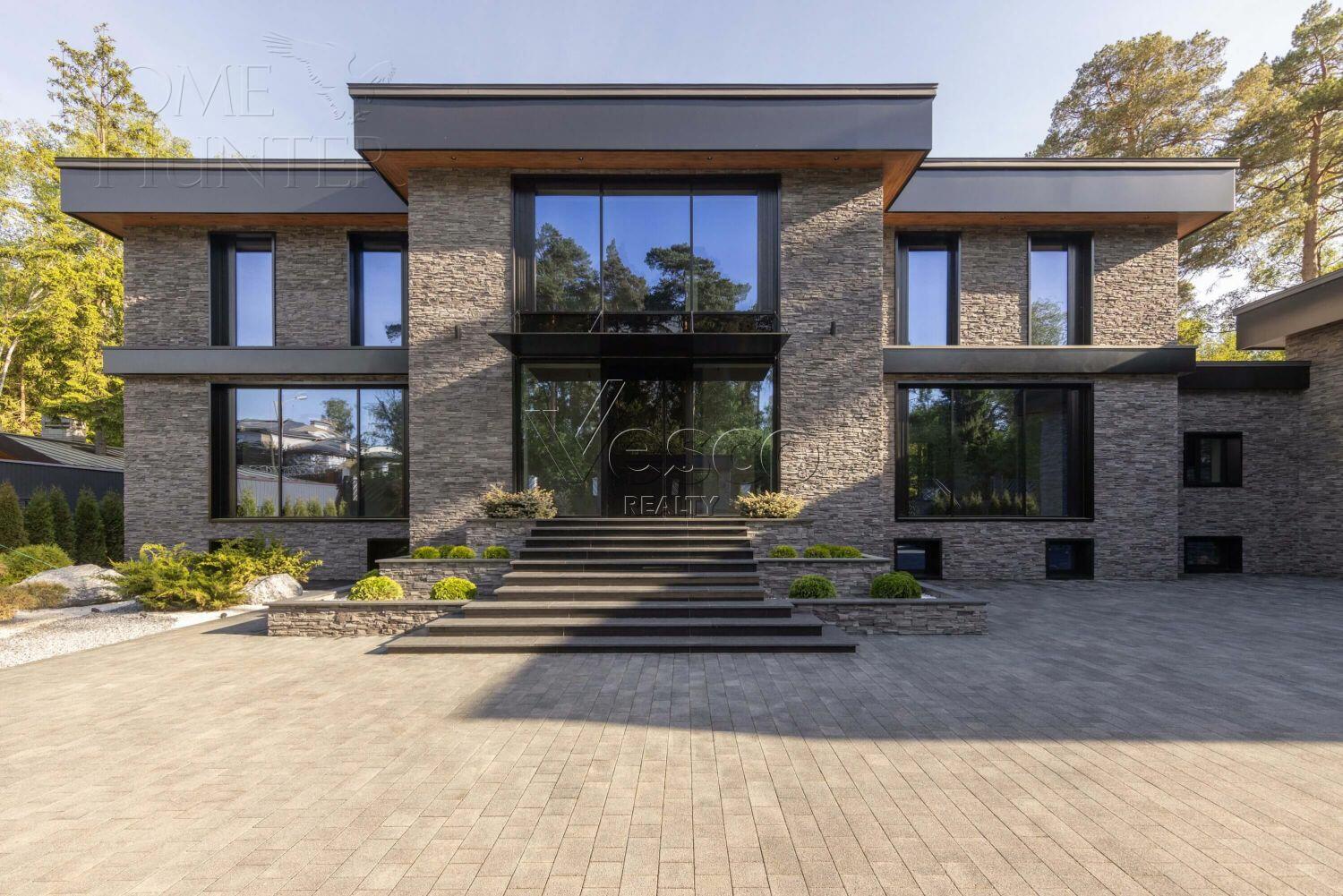 2-этажный коттедж 1 700 м² без отделки