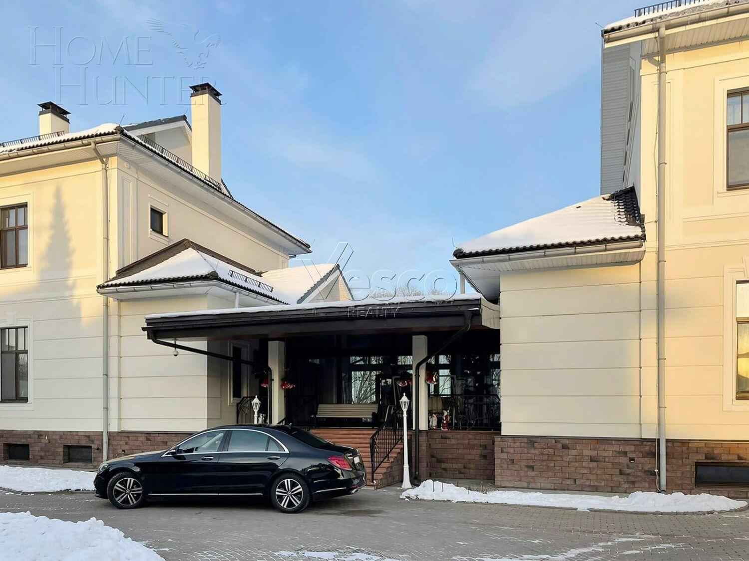 2-этажный коттедж 1 300 м² с отделкой