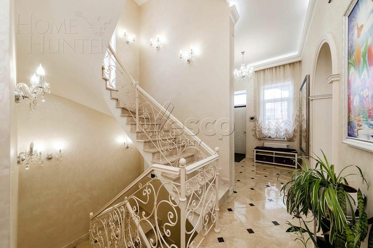 3-этажный коттедж 786 м² с отделкой