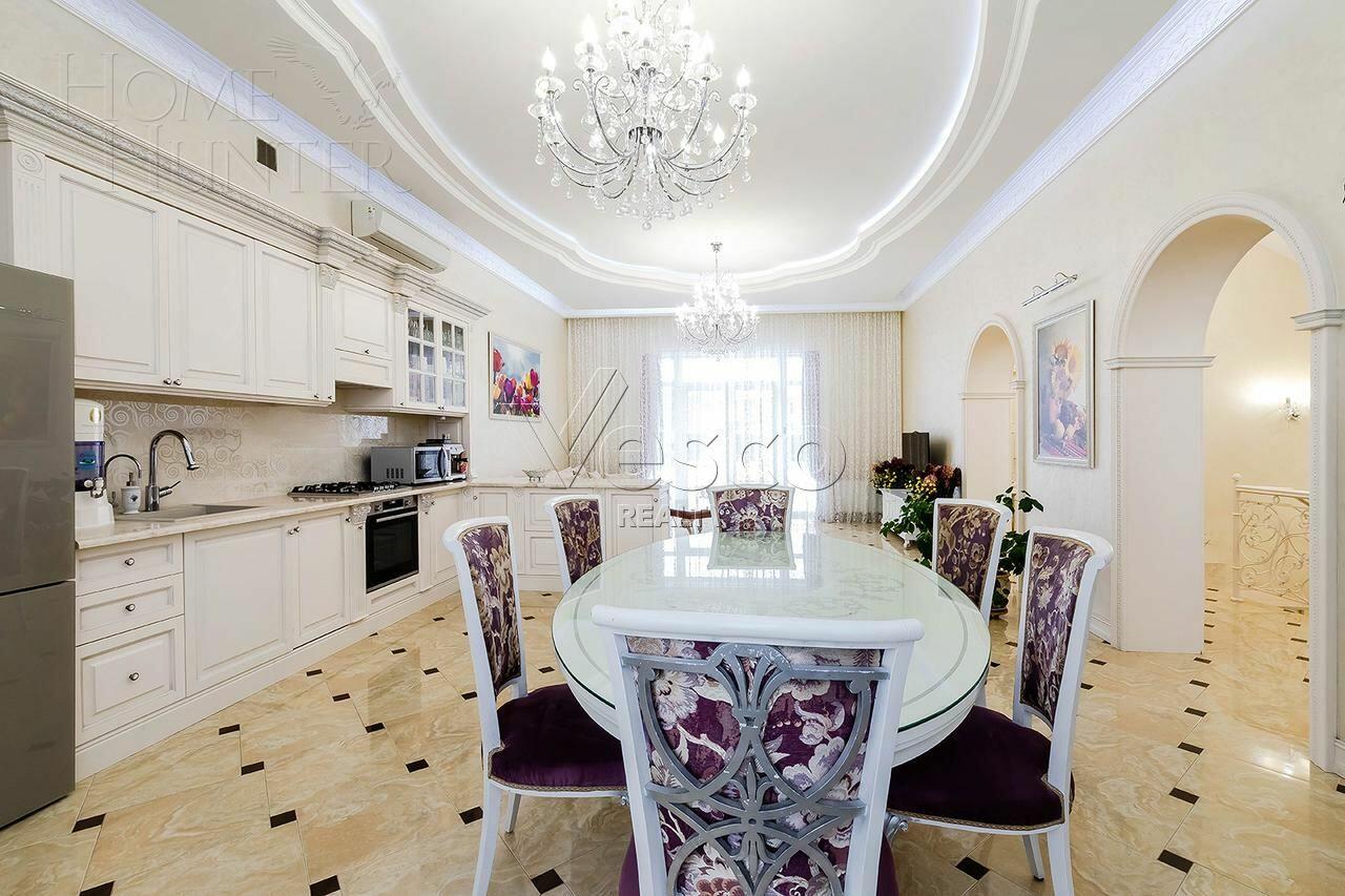 3-этажный коттедж 786 м² с отделкой