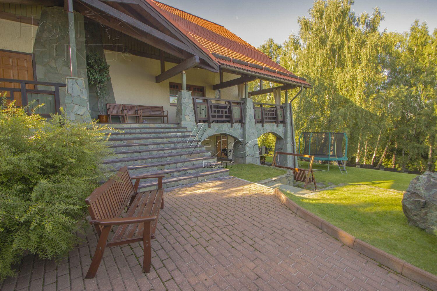 2-этажный коттедж 560 м² с отделкой