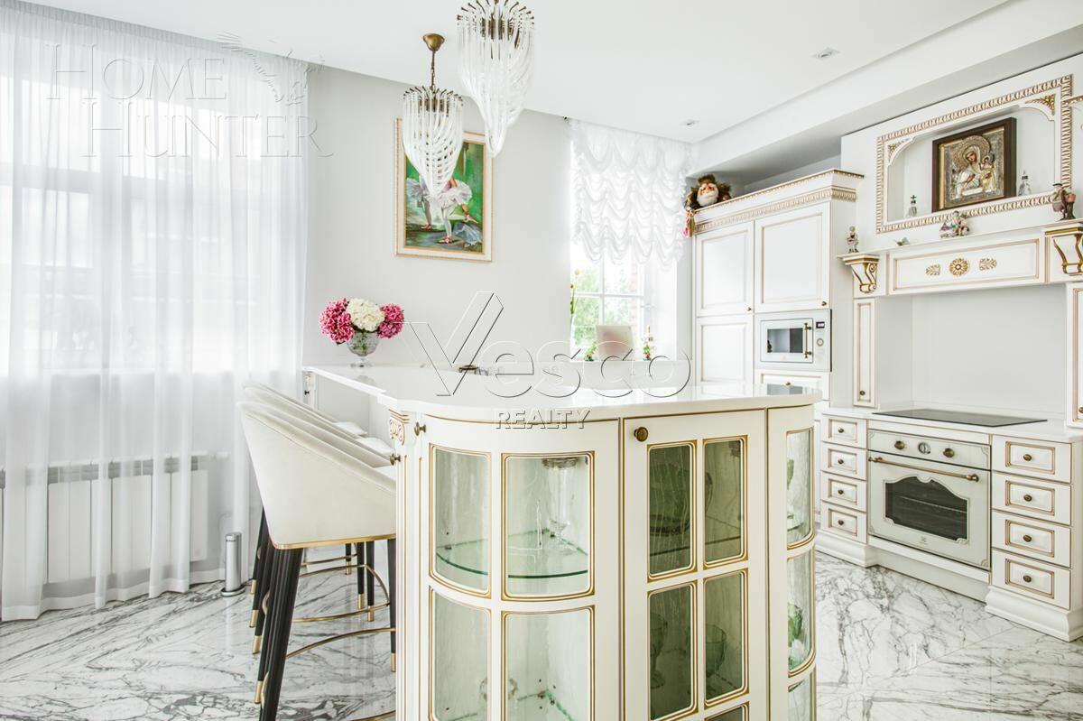 3-этажный коттедж 550 м² с отделкой