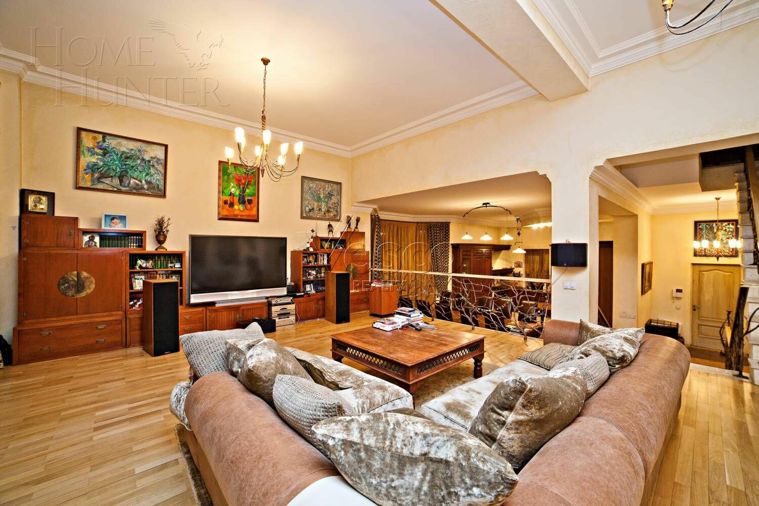 2-этажный коттедж 550 м² с отделкой