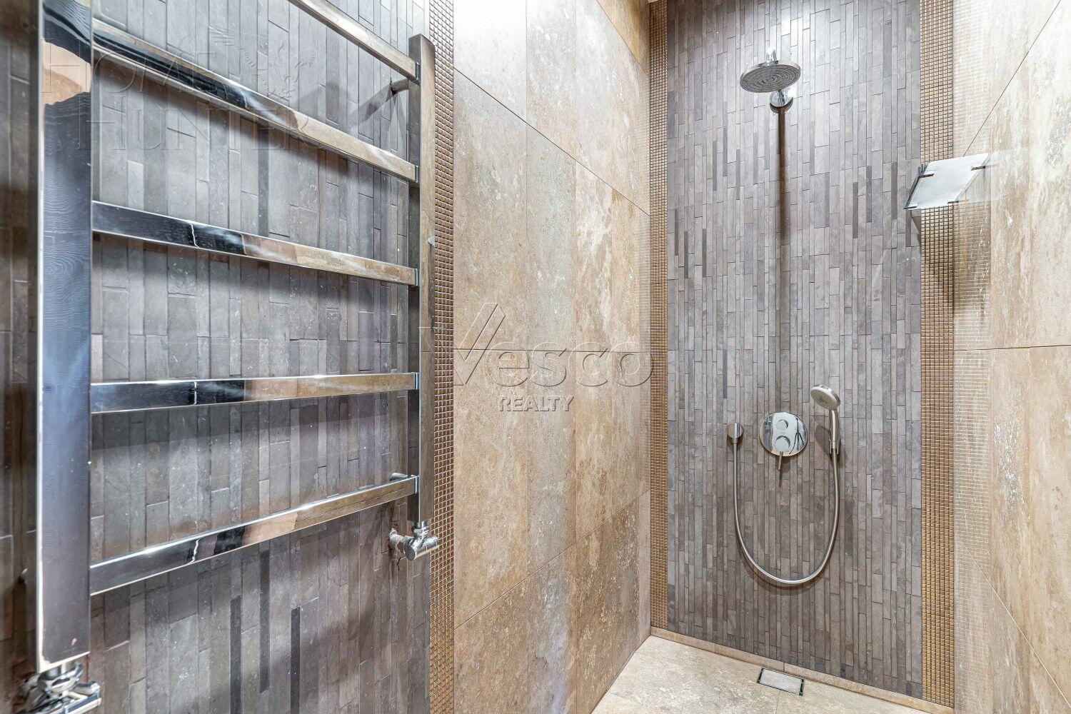 2-этажный коттедж 1 377 м² с отделкой