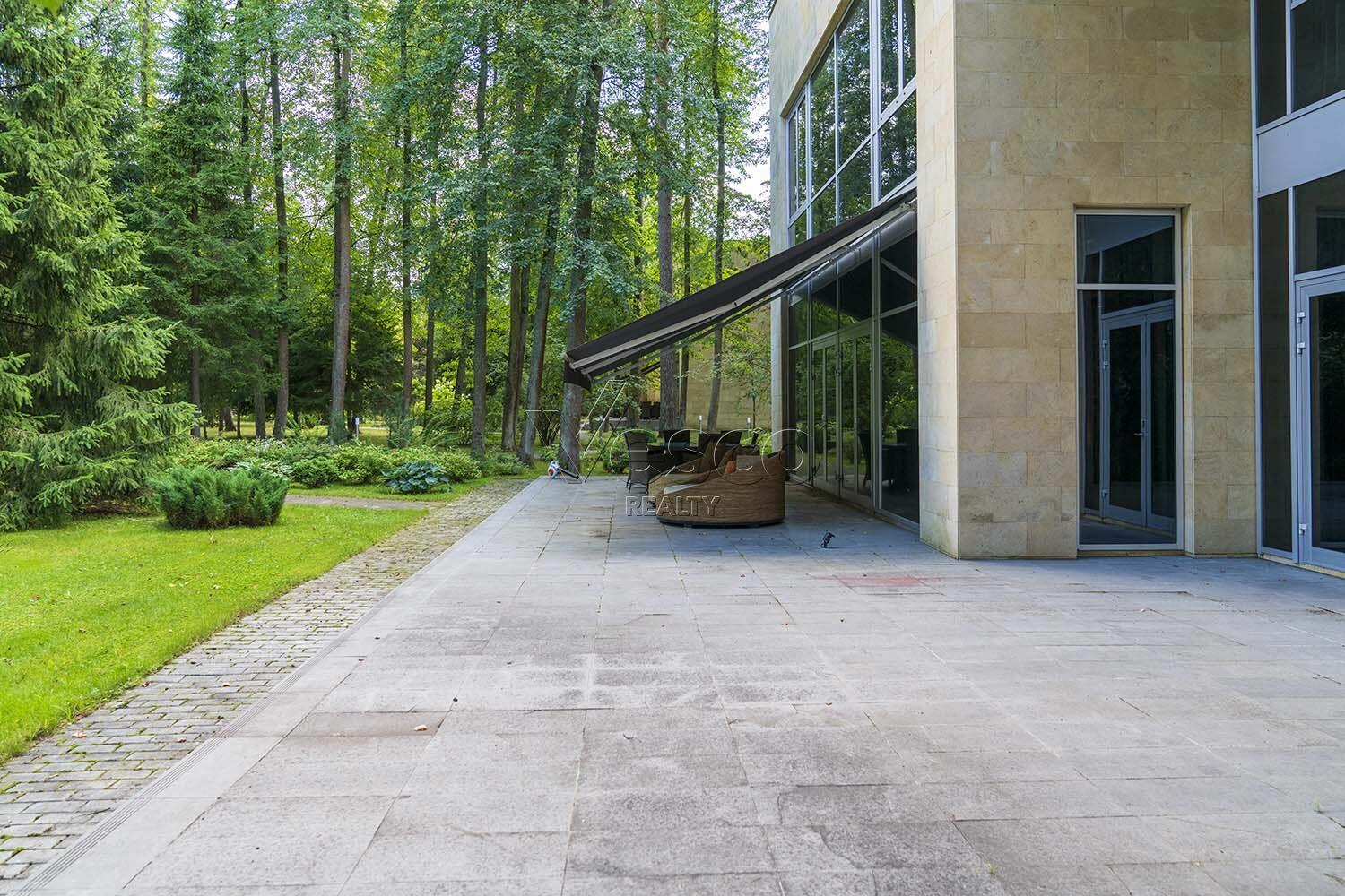 2-этажный коттедж 1 518 м² с отделкой