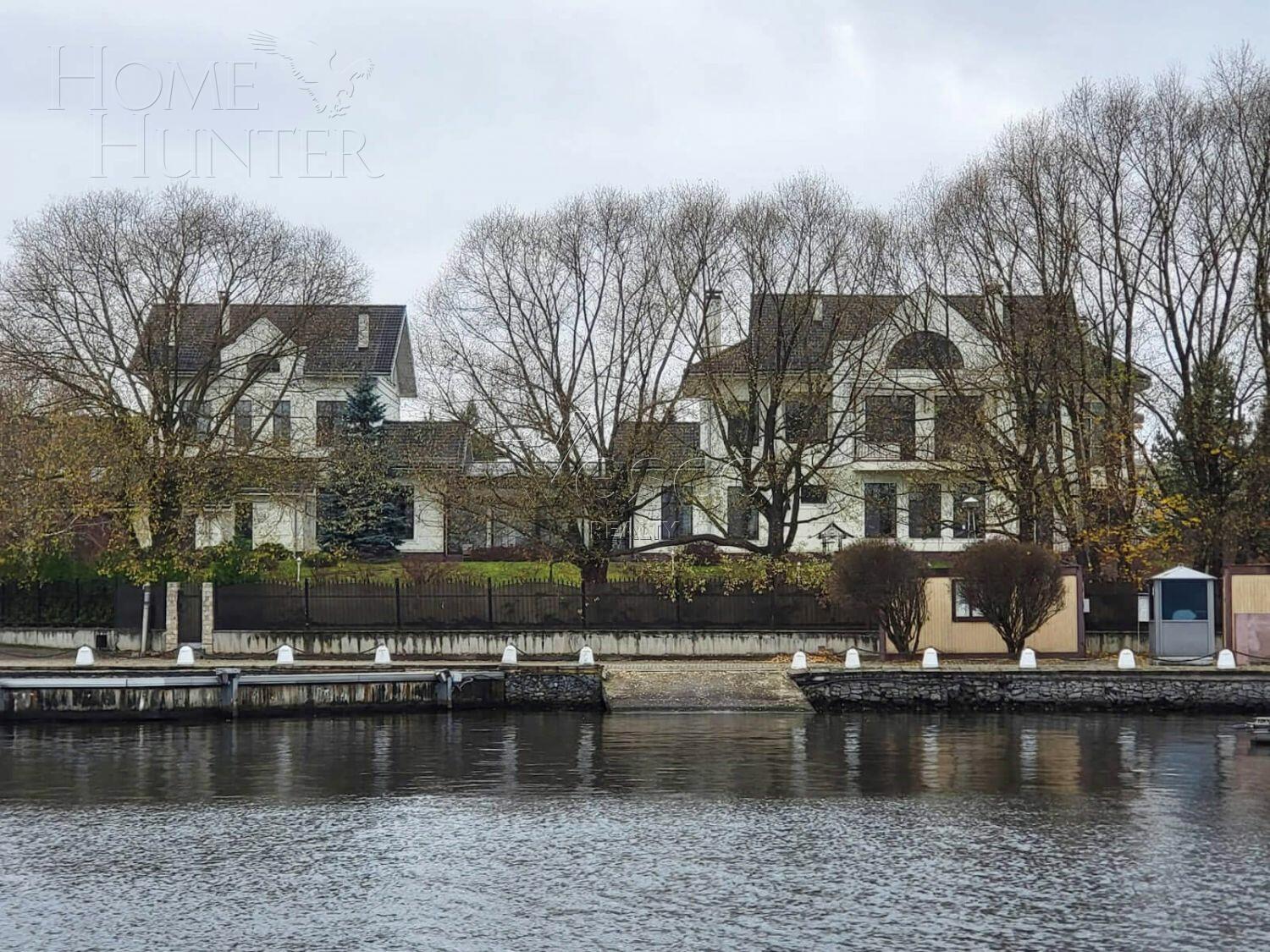 2-этажный коттедж 1 300 м² с отделкой