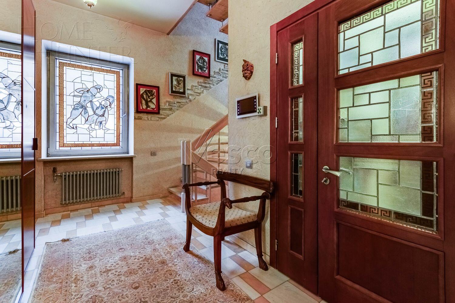 2-этажный коттедж 660 м² с отделкой