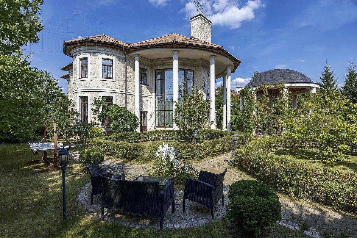 2-этажный коттедж 540 м² с отделкой