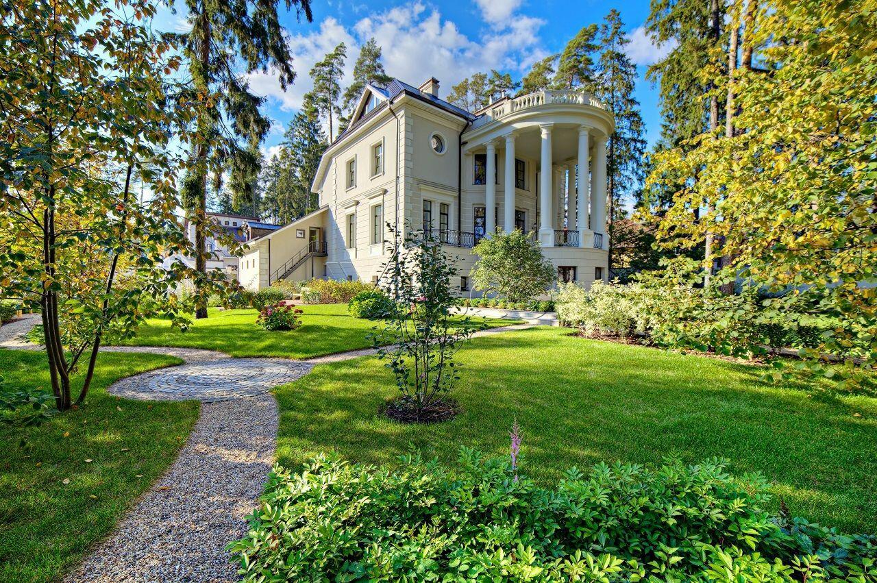 2-этажный коттедж 900 м² с отделкой