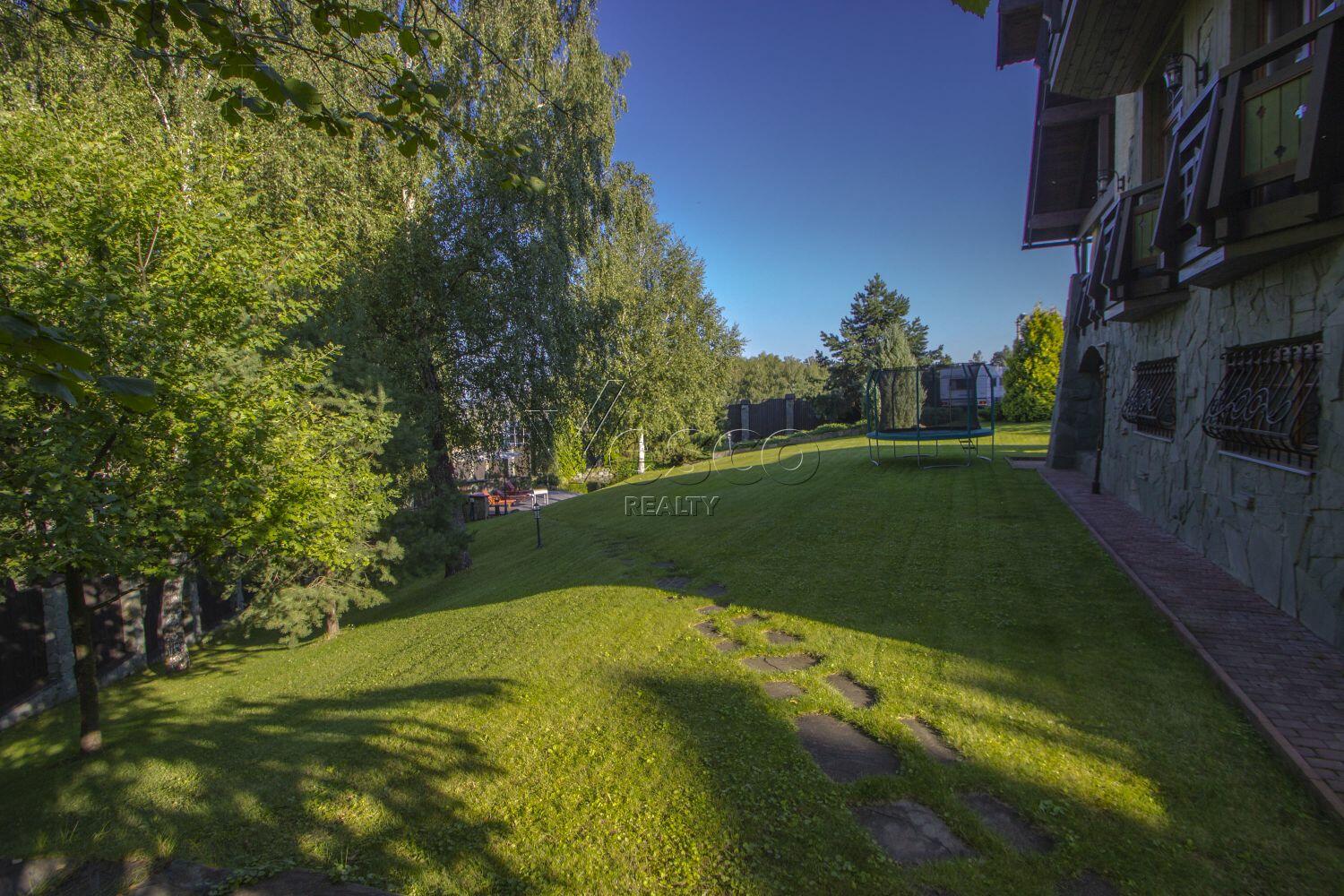 2-этажный коттедж 560 м² с отделкой