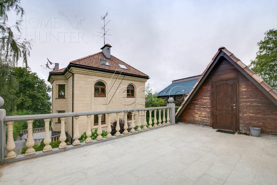 3-этажный коттедж 1 200 м² без отделки