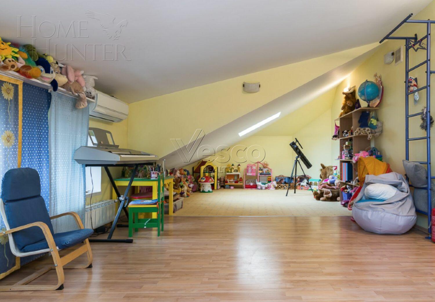 3-этажный коттедж 287 м² с отделкой