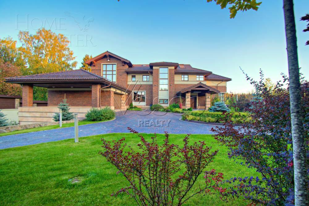 2-этажный коттедж 1 300 м² с отделкой