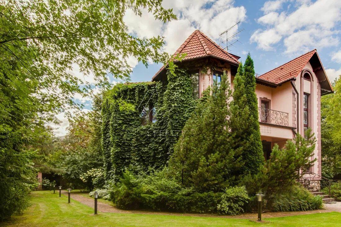 2-этажный коттедж 660 м² с отделкой