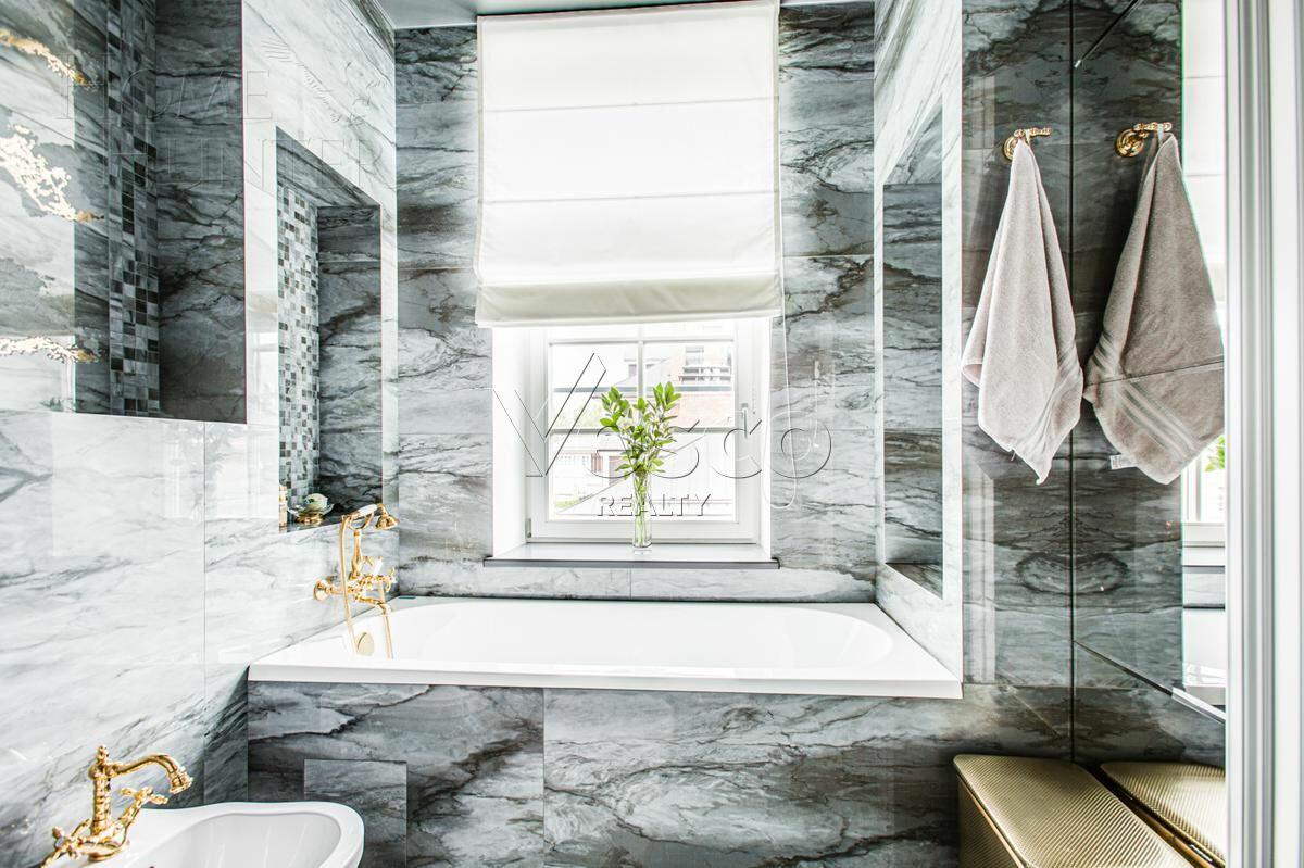 3-этажный коттедж 550 м² с отделкой