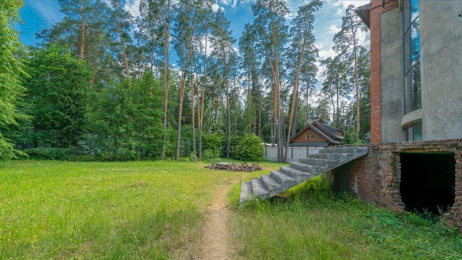 2-этажный коттедж 950 м² без отделки