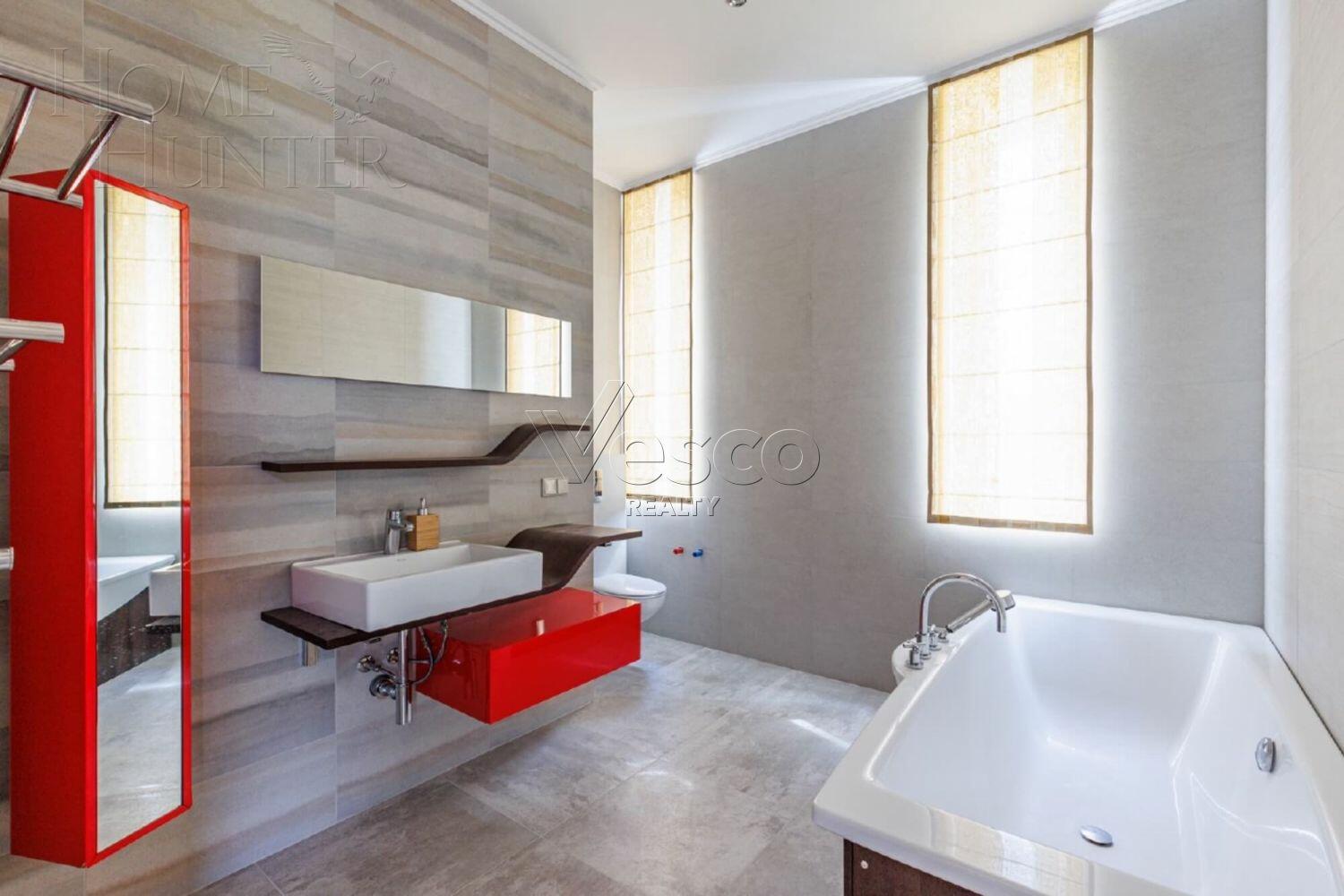 2-этажный коттедж 750 м² с отделкой