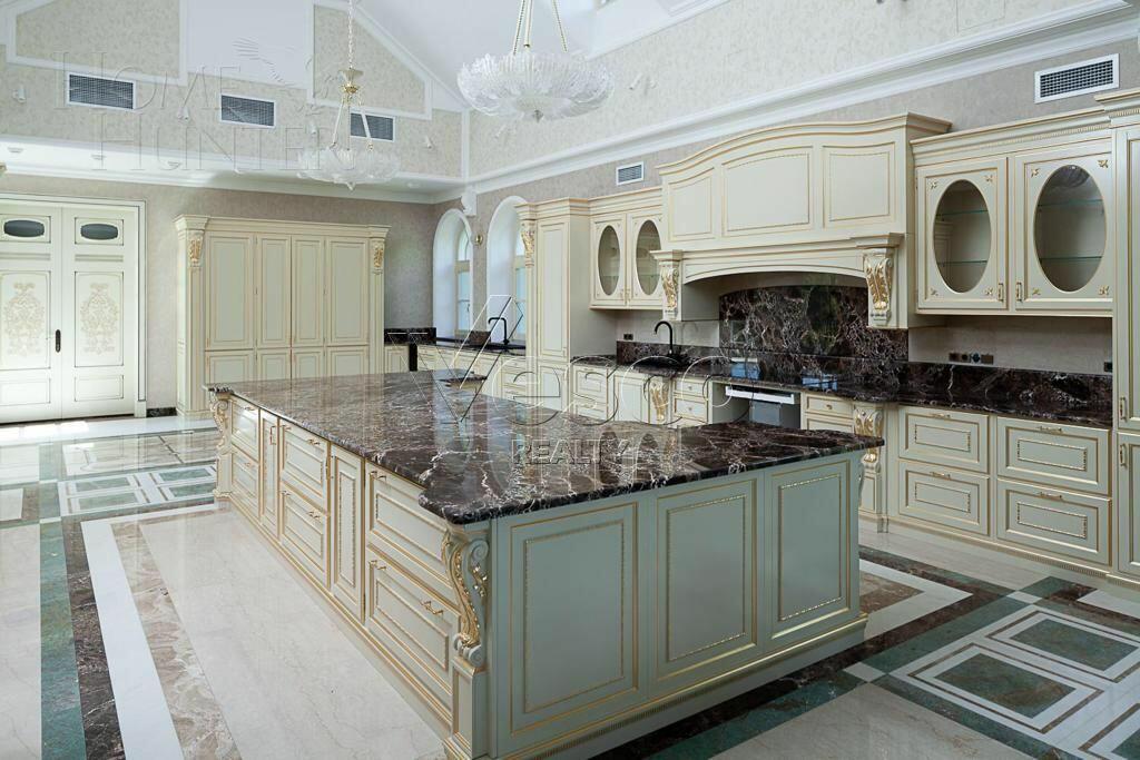 2-этажный коттедж 1 700 м² с отделкой