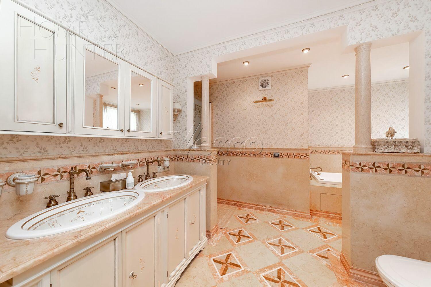 3-этажный коттедж 1 800 м² с отделкой