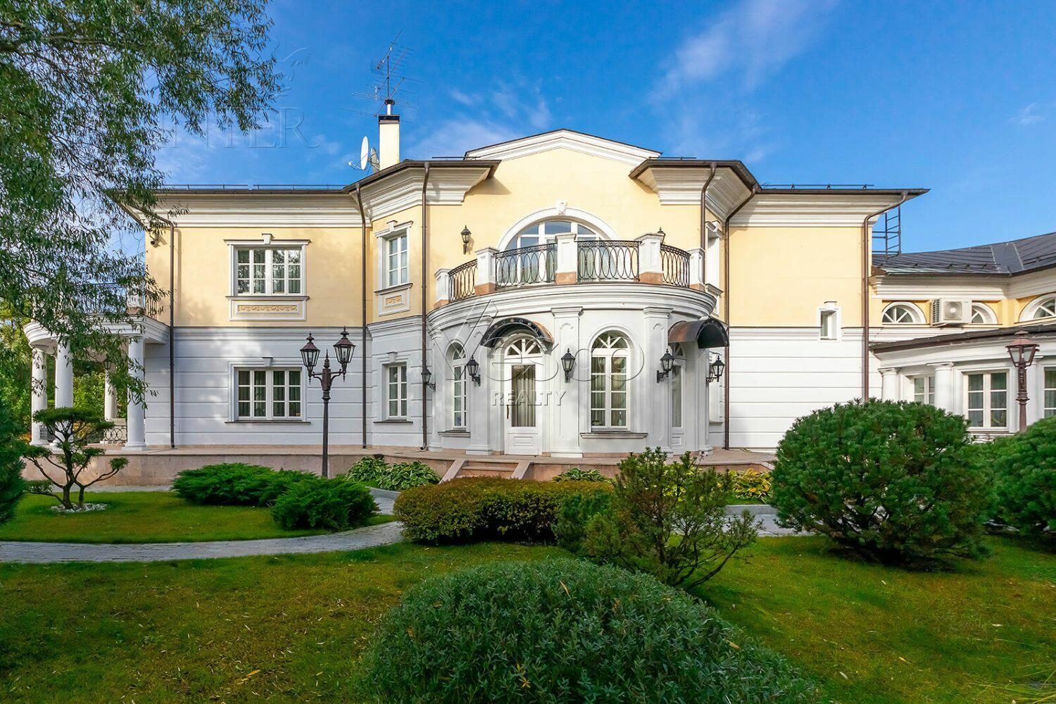 3-этажный коттедж 1 800 м² с отделкой