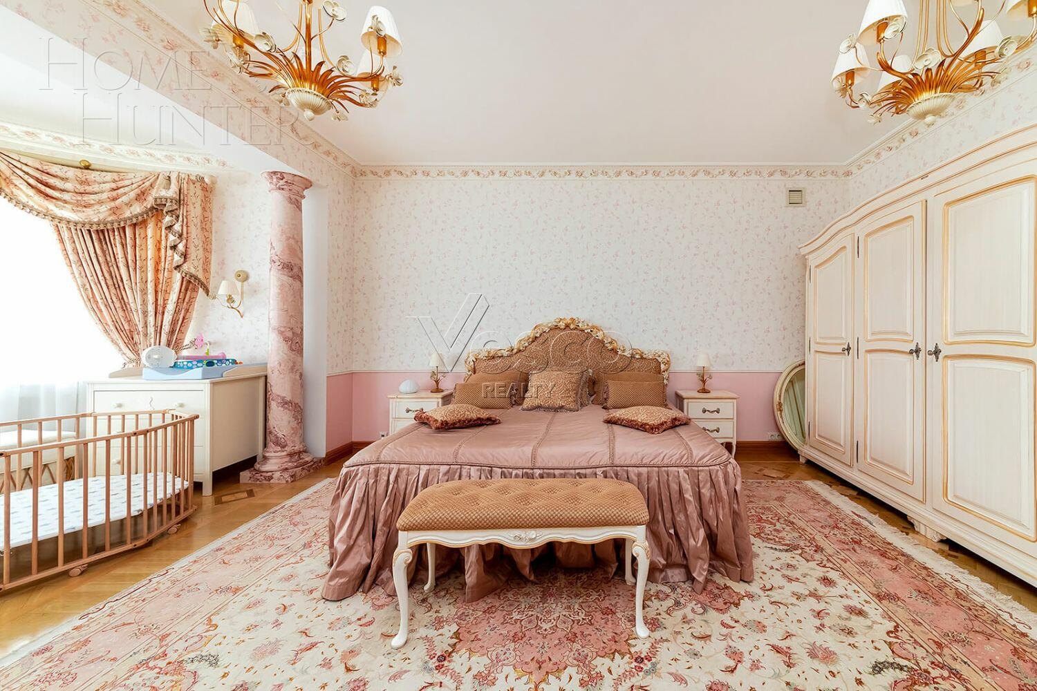 3-этажный коттедж 1 800 м² с отделкой