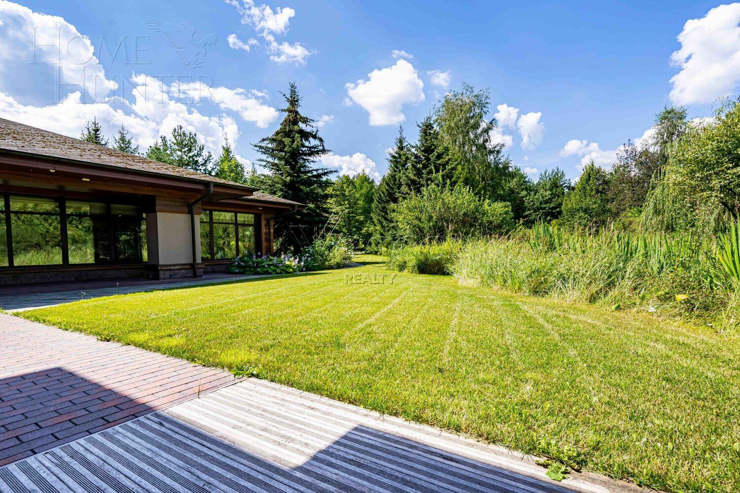 2-этажный коттедж 1 377 м² с отделкой