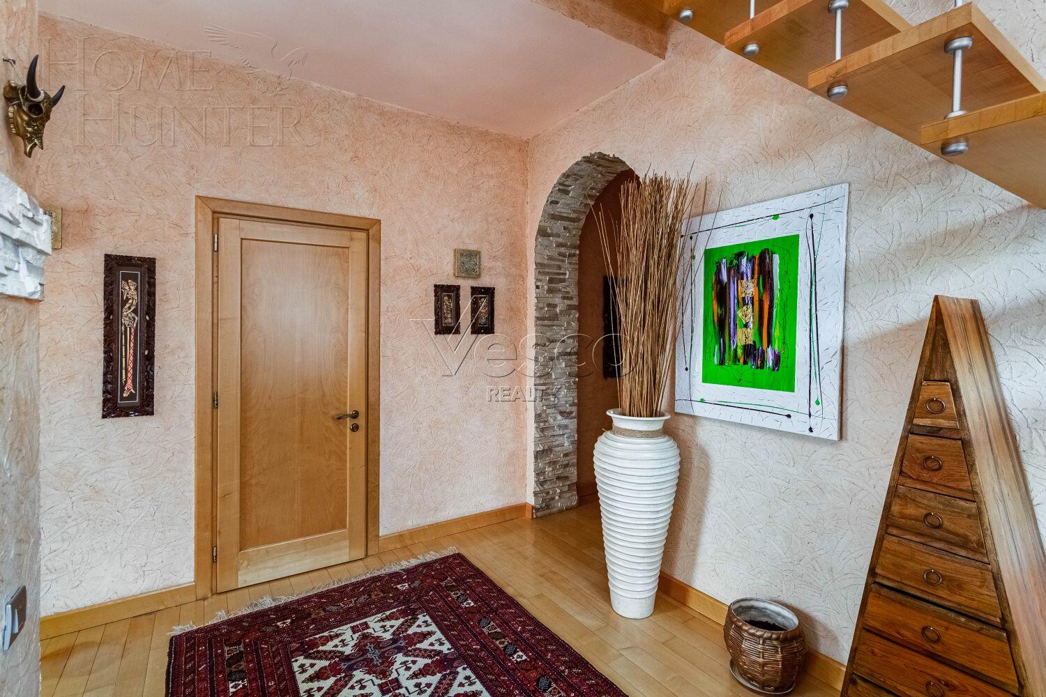 2-этажный коттедж 660 м² с отделкой