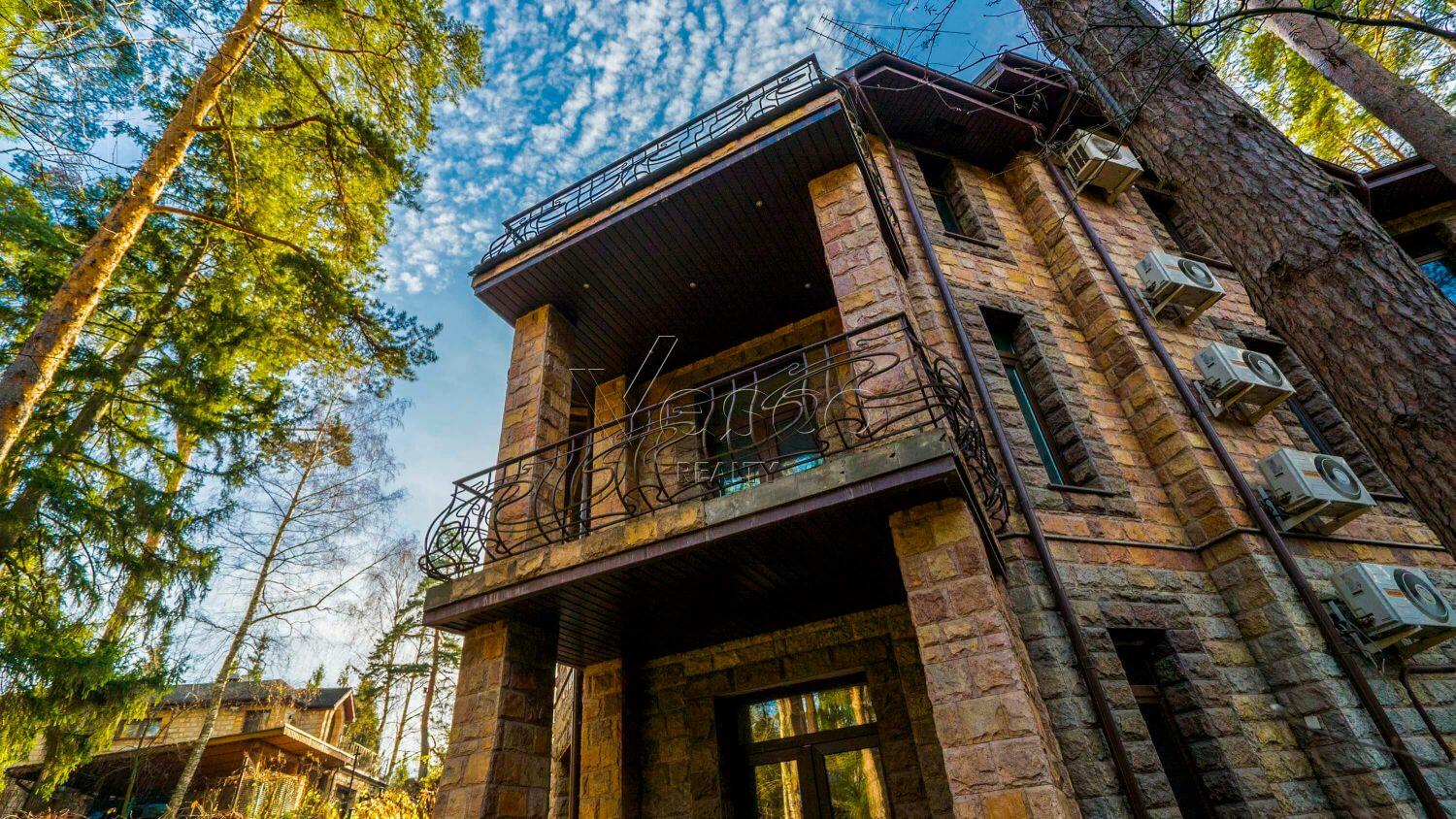 3-этажный коттедж 1 170 м² без отделки