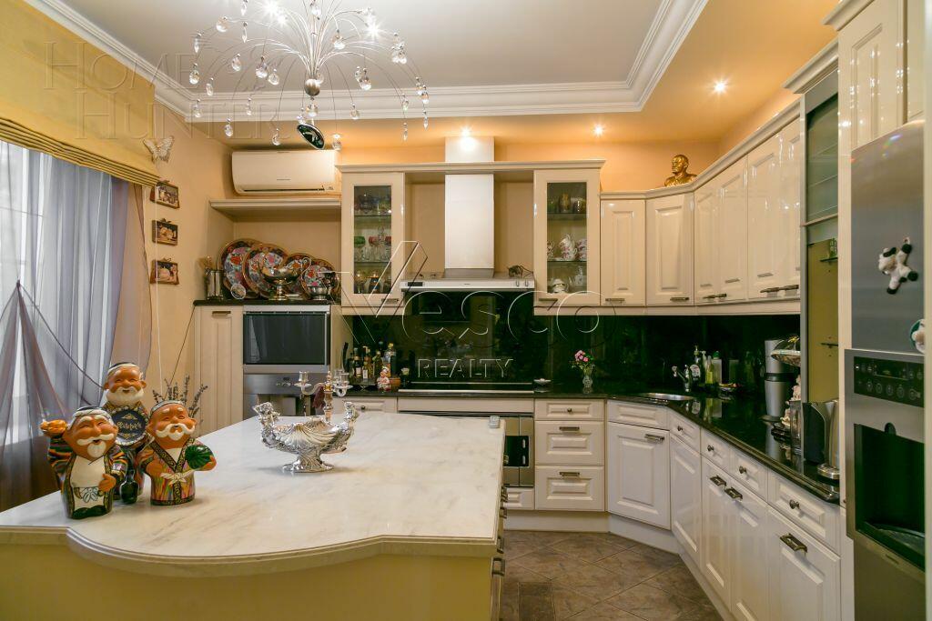 3-этажный коттедж 790 м² с отделкой