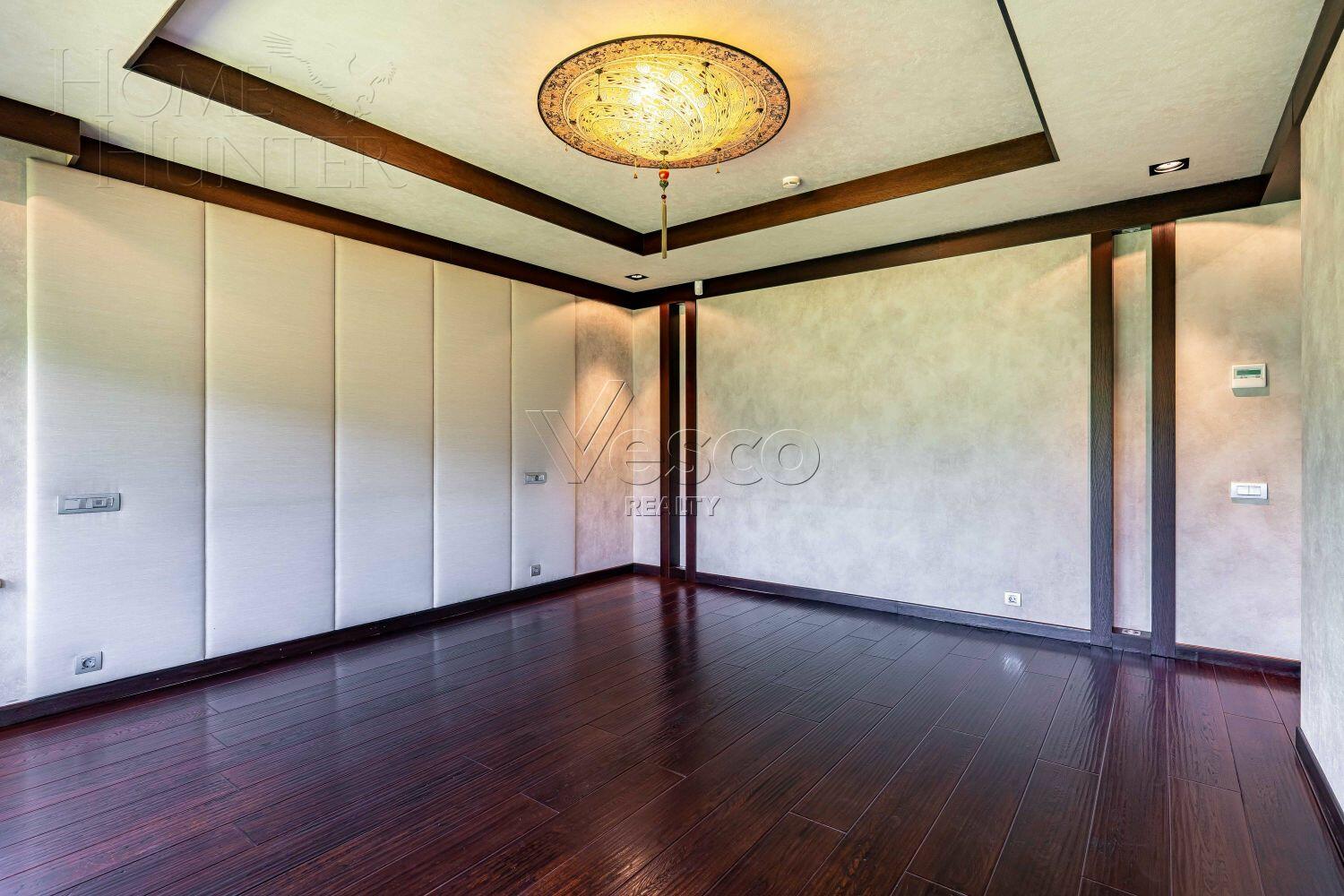 2-этажный коттедж 1 377 м² с отделкой