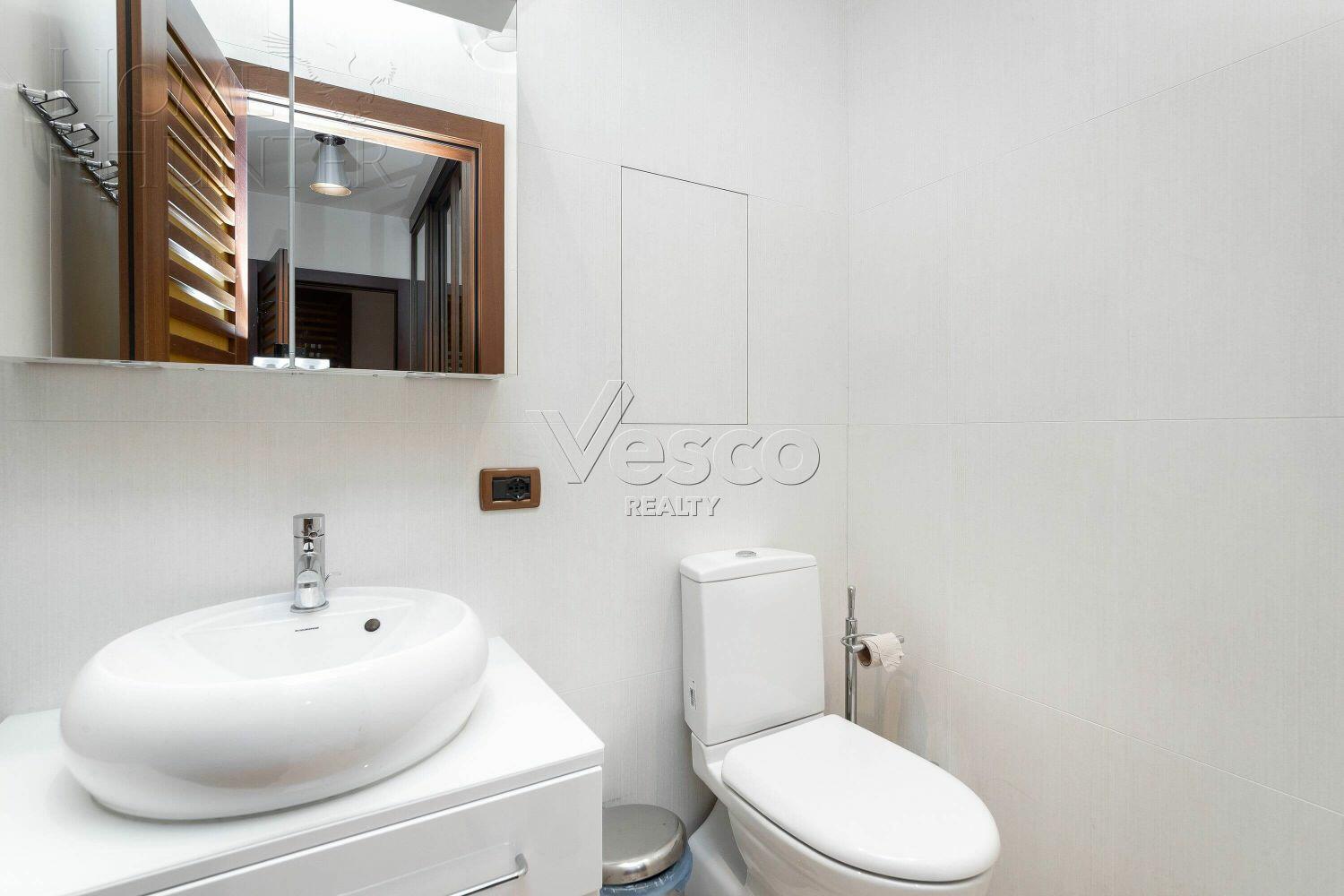 3-этажный таунхаус 350 м² с отделкой