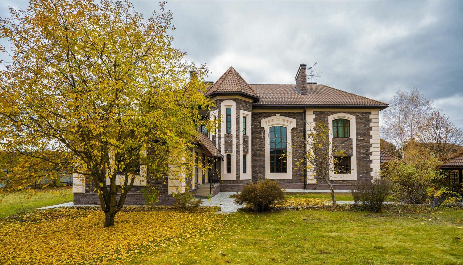 2-этажный коттедж 900 м² с отделкой