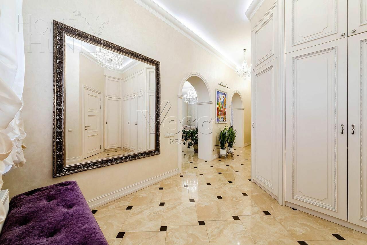 3-этажный коттедж 786 м² с отделкой