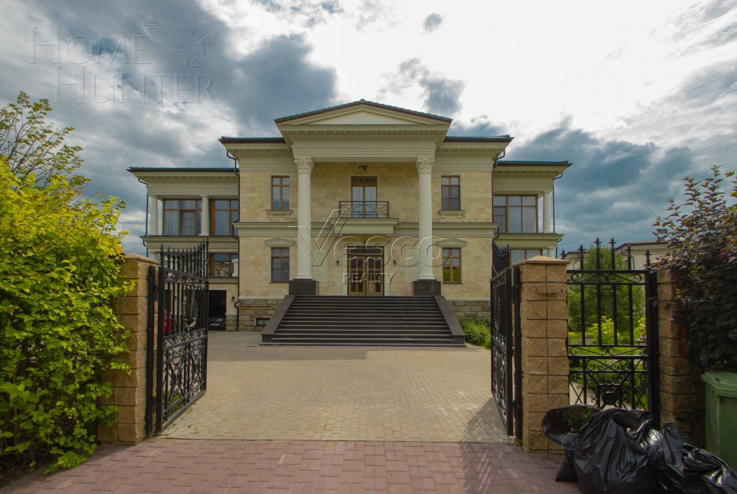 2-этажный коттедж 1 250 м² с отделкой