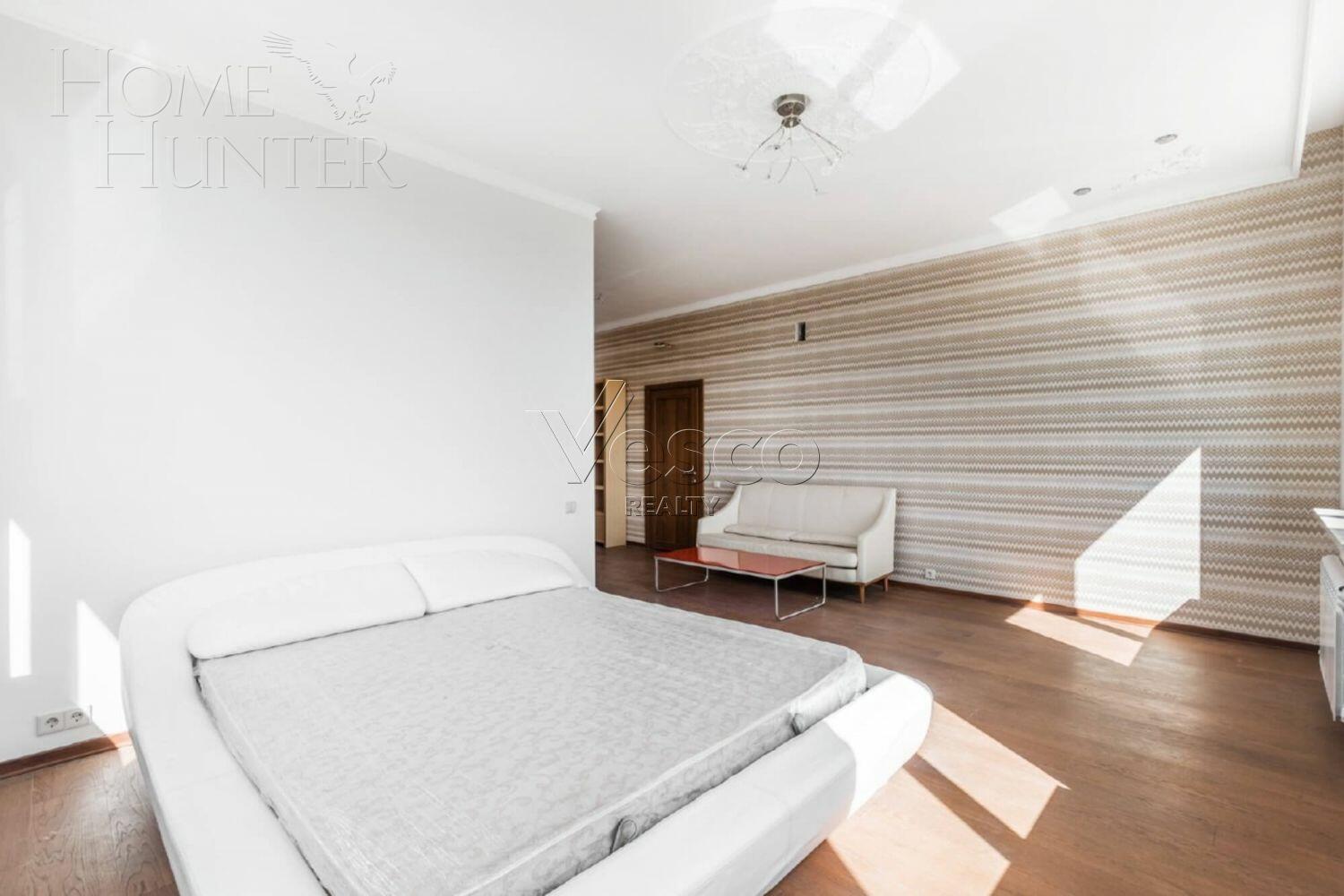 2-этажный коттедж 750 м² с отделкой