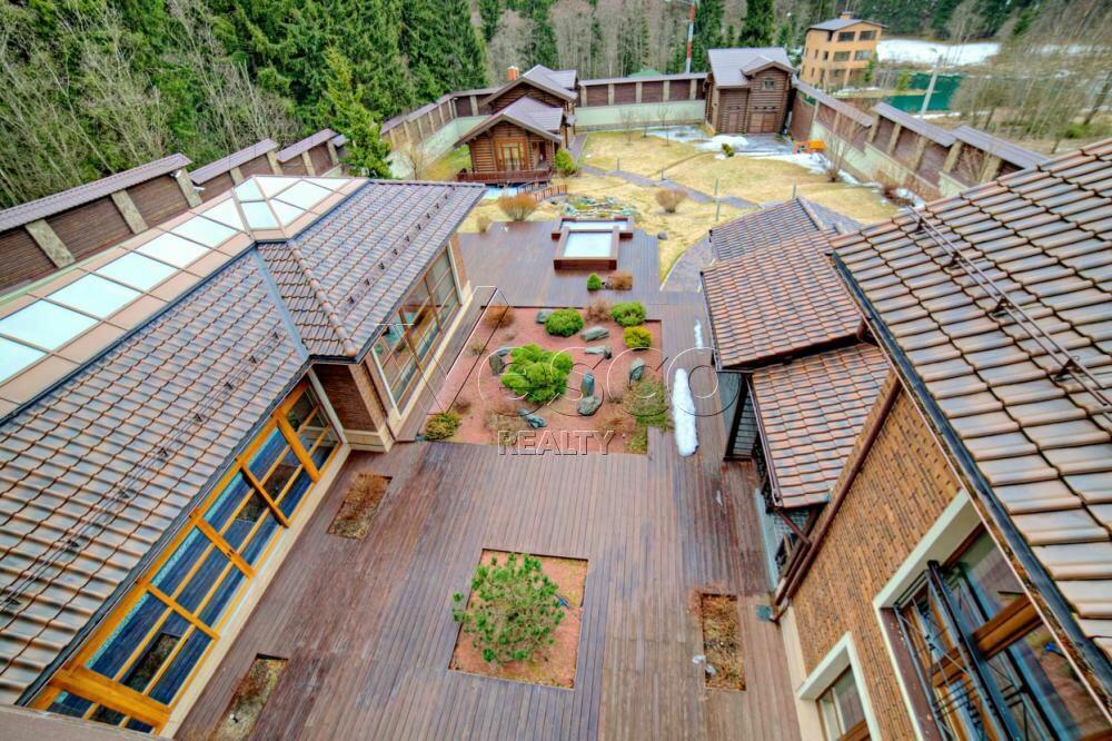 2-этажный коттедж 1 300 м² с отделкой