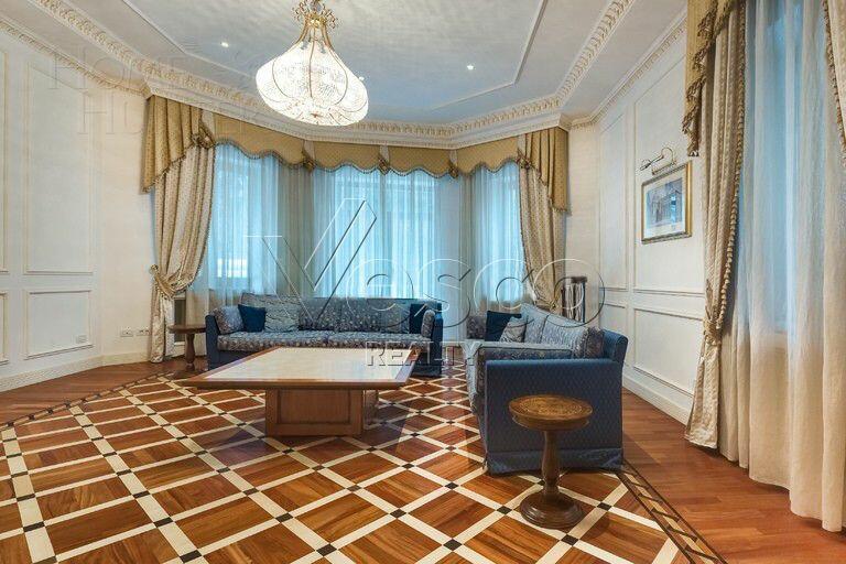 2-этажный коттедж 1 300 м² с отделкой