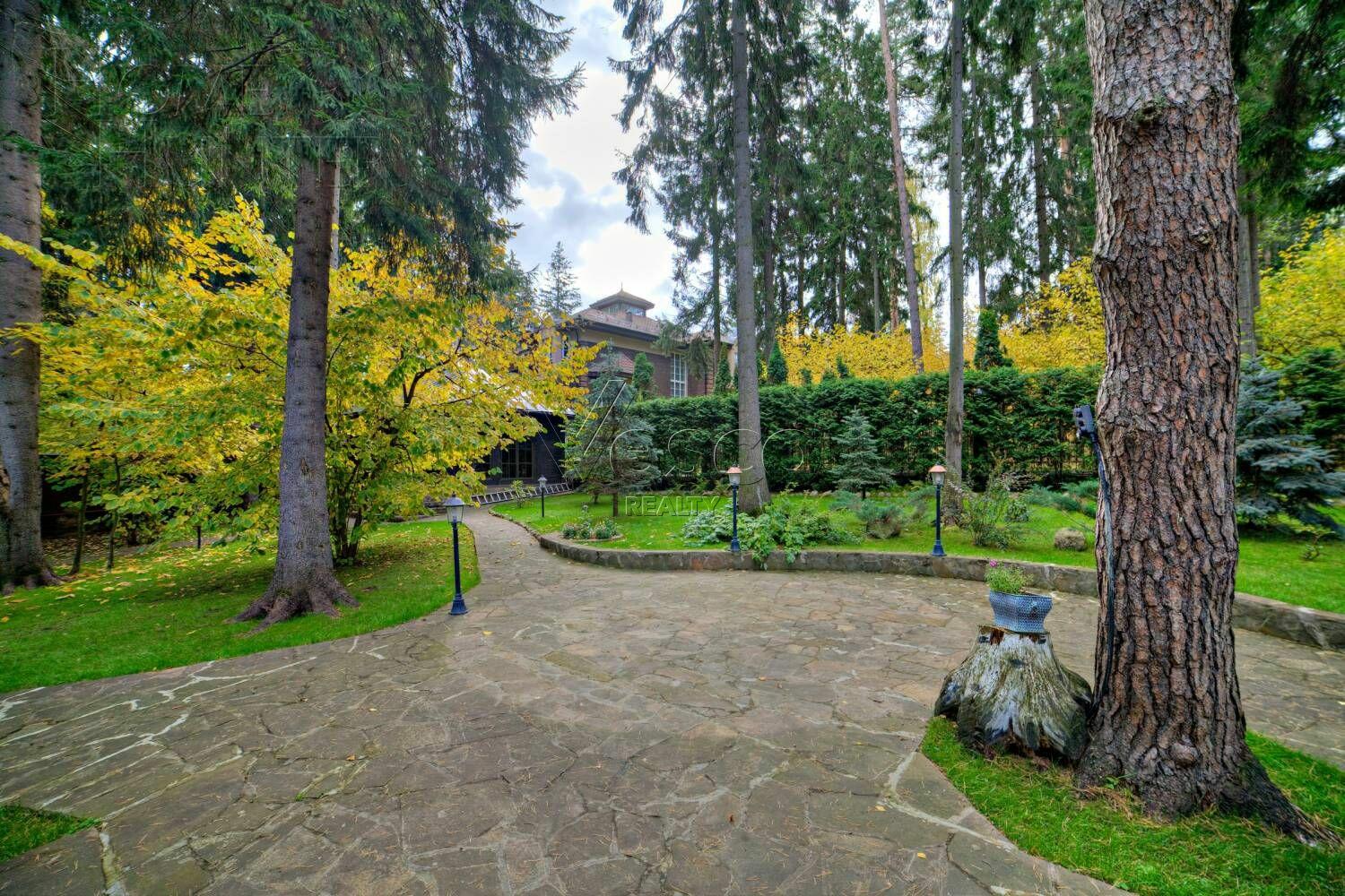 2-этажный коттедж 550 м² с отделкой