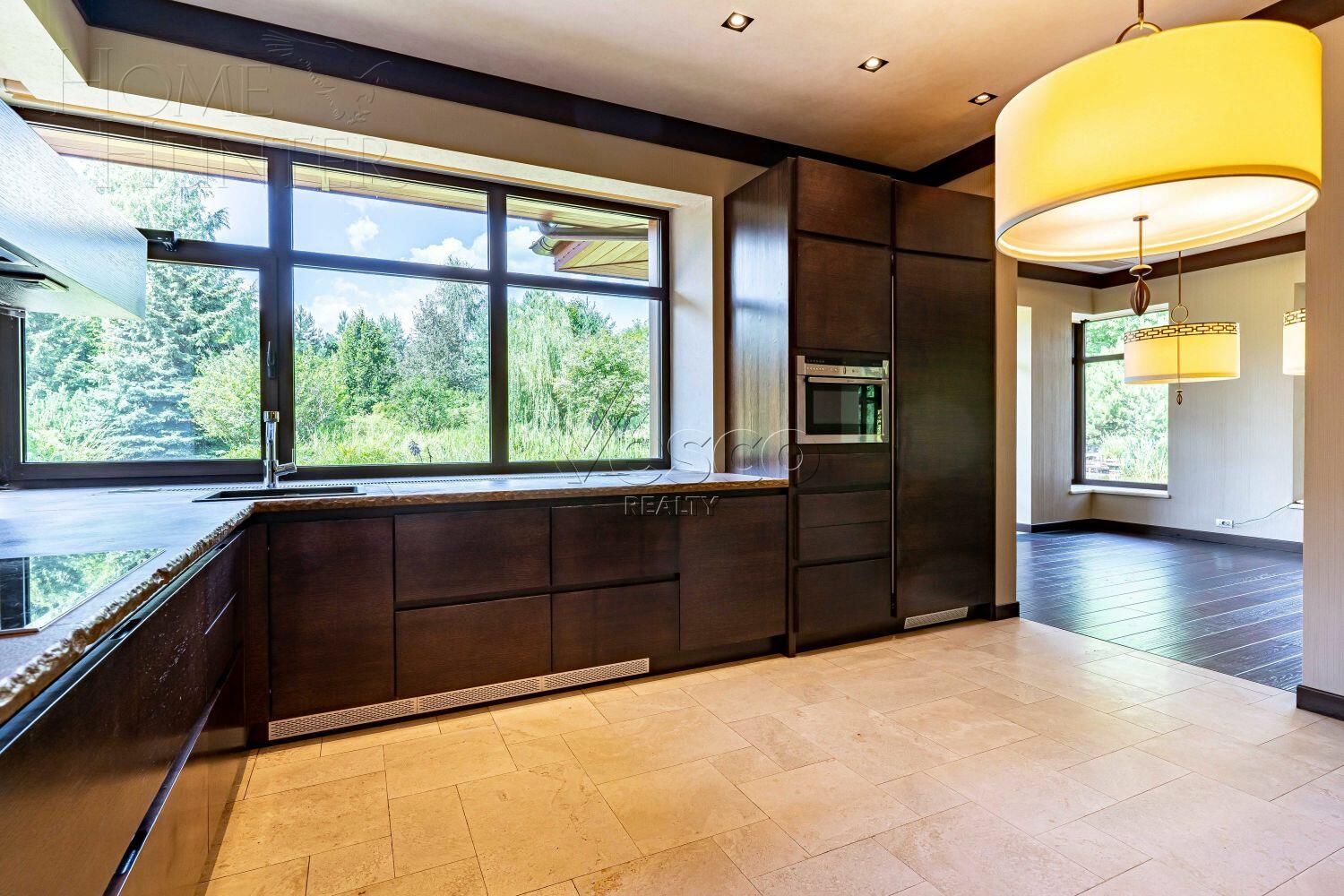 2-этажный коттедж 1 377 м² с отделкой