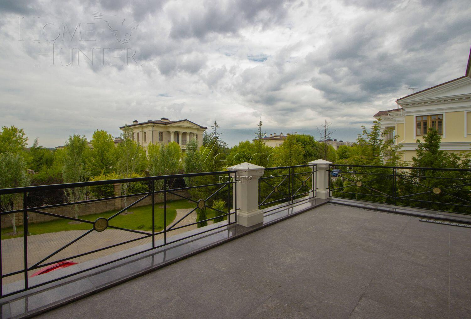 2-этажный коттедж 1 250 м² с отделкой